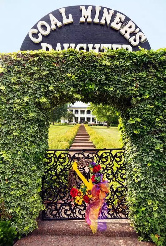 Southern Living: Why A Visit To Loretta Lynn's Tennessee Home Is Good For The Soul